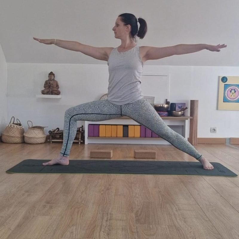 Cours yoga les postures debout